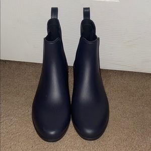 Ankle rain boots